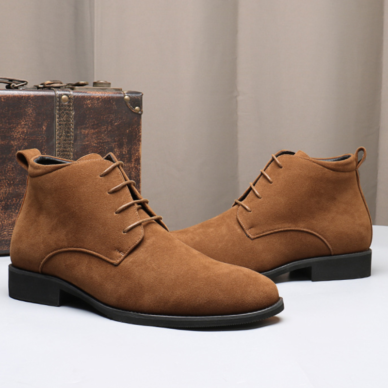 Roma Suede Chukka Boots