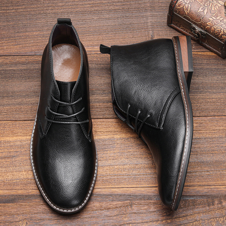 Cassidy Leather Chukka Boots