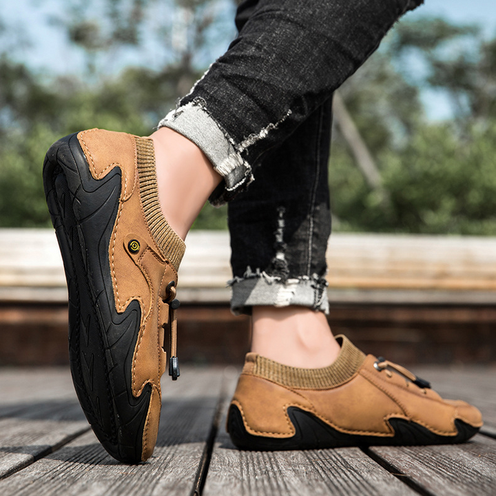 Vanguard Trail Sneakers