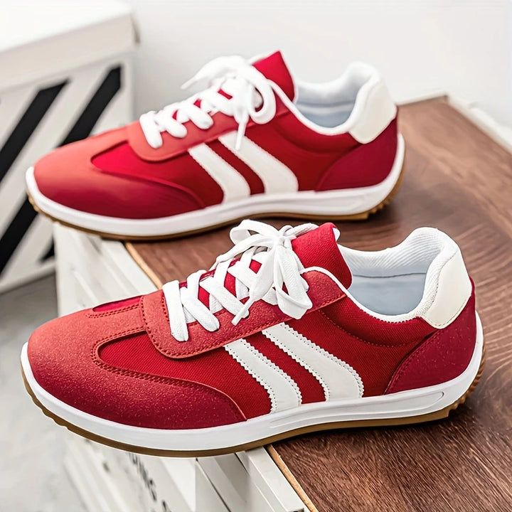 Nova Retro Sneakers